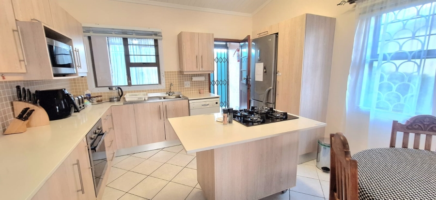 To Let 2 Bedroom Property for Rent in Fish Hoek Western Cape